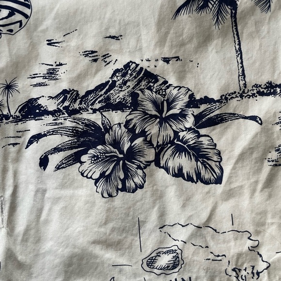 Tropical print Hawaiian shirt and shorts set - Picture 4 of 8